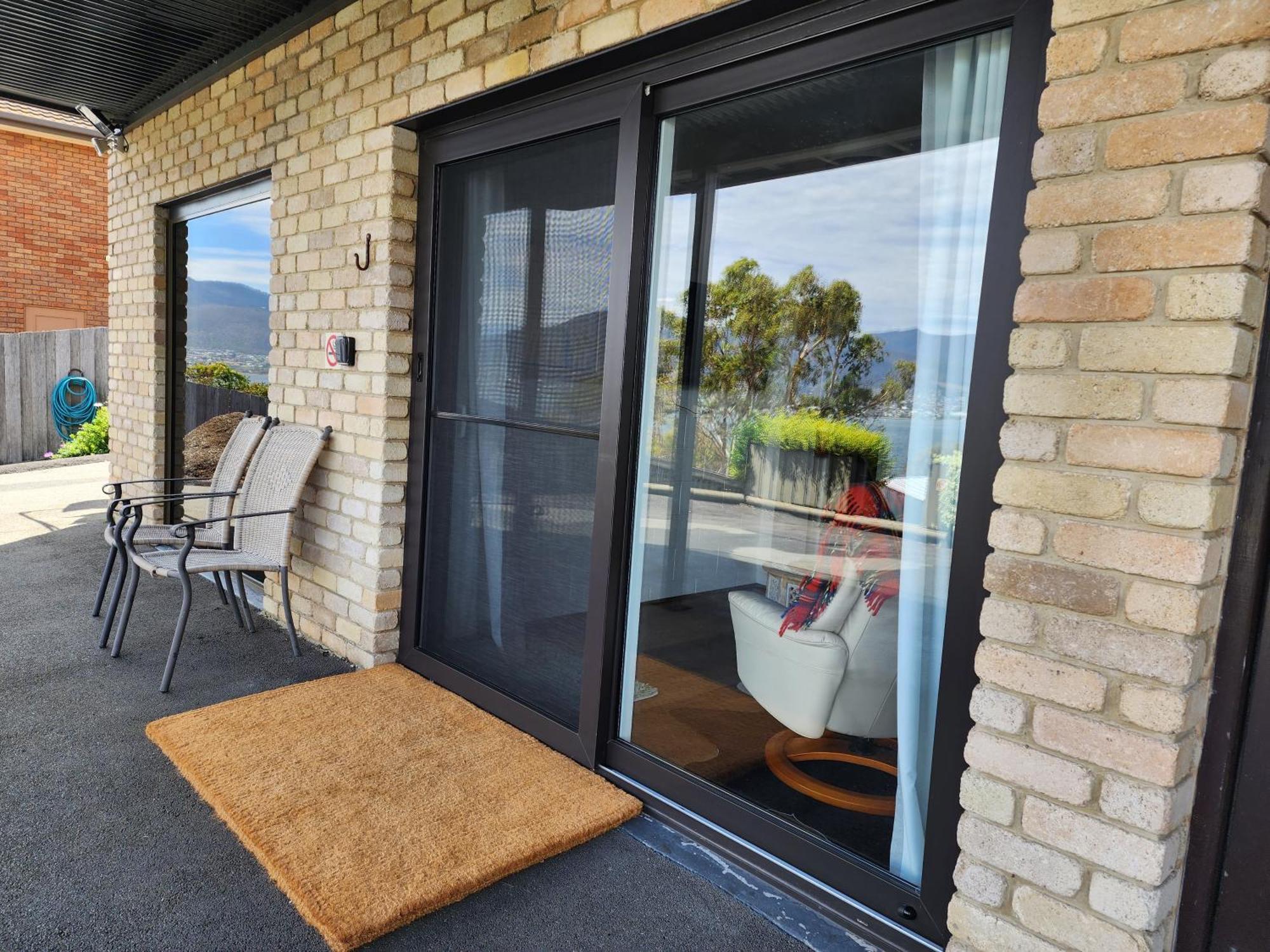 Waterfront Abode - 2 Bedrooms Hobart Exterior photo
